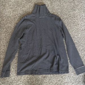 Navy stripped turtleneck